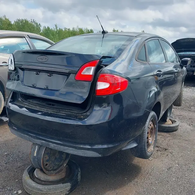 FORD Fiesta 2012 — Arrière