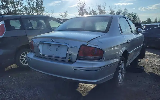 HYUNDAI Sonata 2005 — Right side