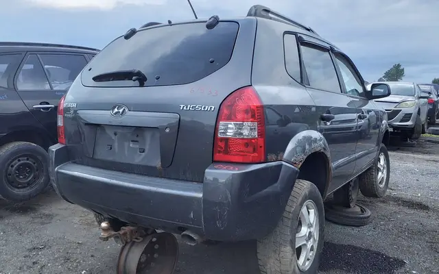 HYUNDAI Tucson 2008 — Right side