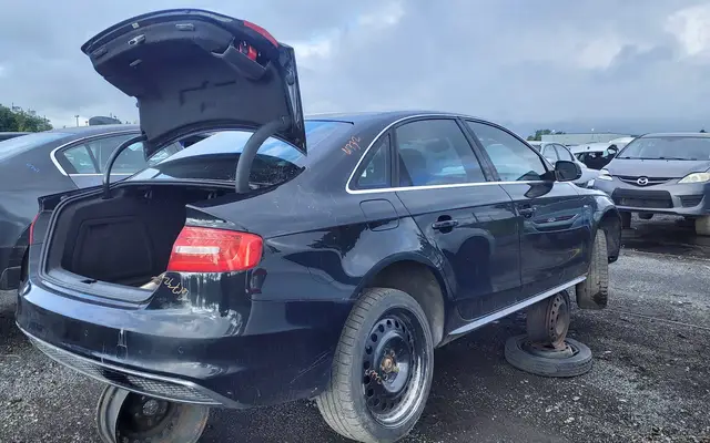 AUDI A4 2013 — Côté droit