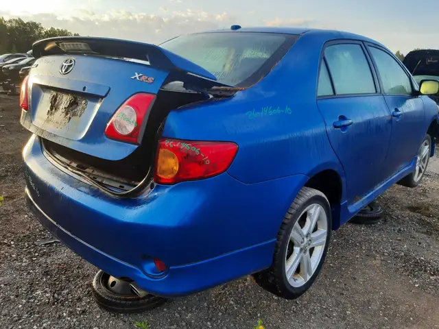 TOYOTA Corolla 2010 — Arrière