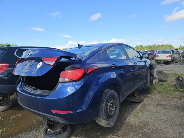 HYUNDAI Elantra 2016 — Rear