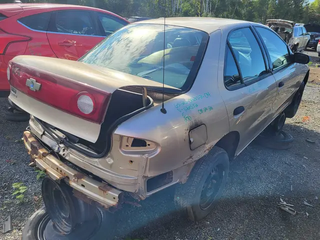 CHEVROLET Cavalier 2004 — Côté droit