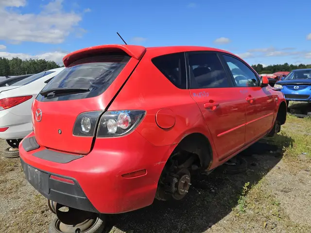 MAZDA Mazda3 2008 — Arrière