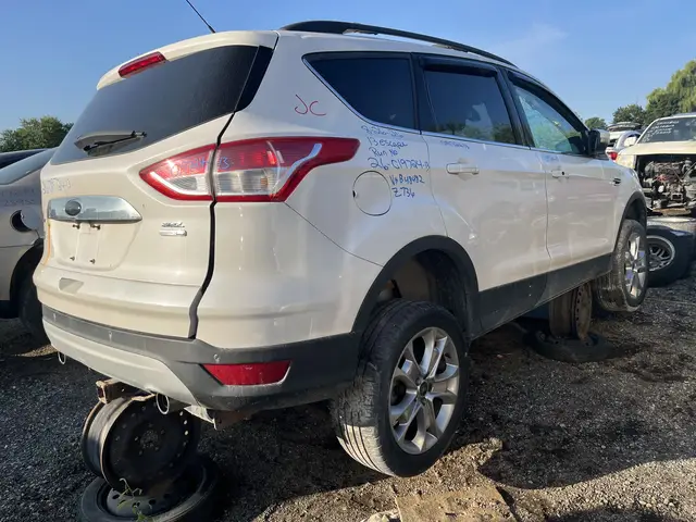 FORD Escape 2013 — Right side