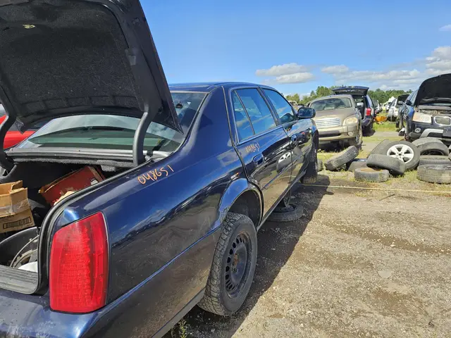 CADILLAC Deville 2003 — Rear