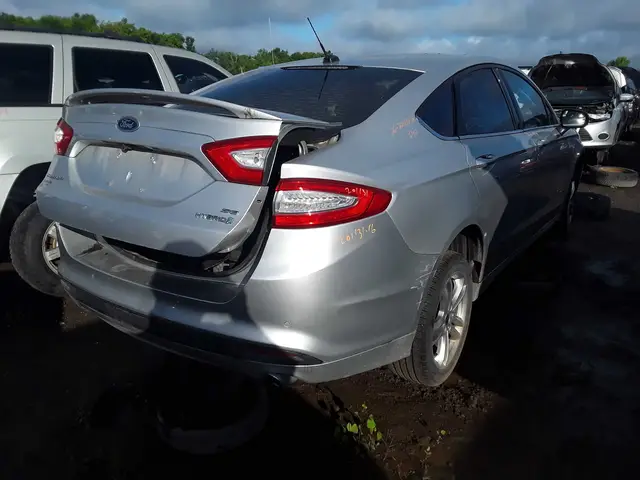 FORD Fusion 2016 — Côté droit