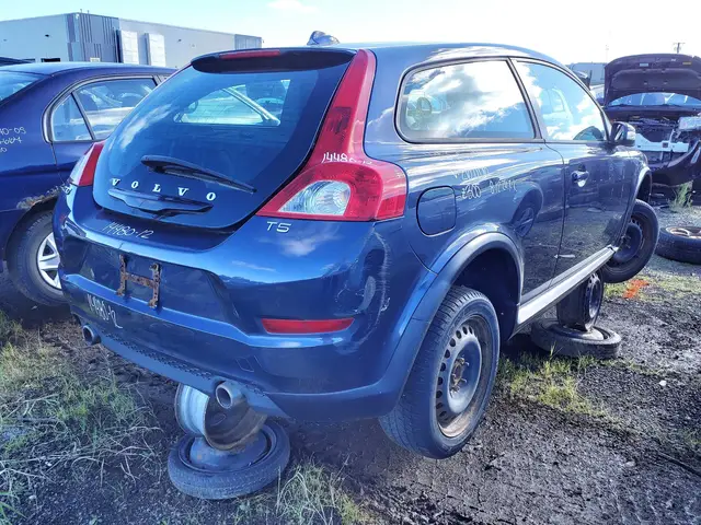 VOLVO C30 2012 — Rear