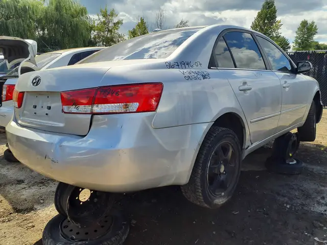 HYUNDAI Sonata 2007 — Right side