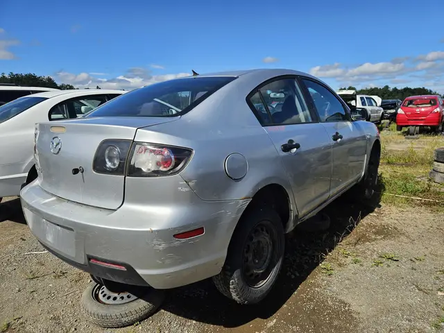 MAZDA Mazda3 2008 — Arrière