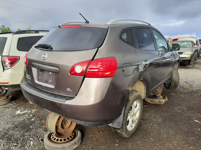NISSAN Rogue 2010 — Arrière