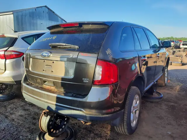 FORD Edge 2011 — Right side