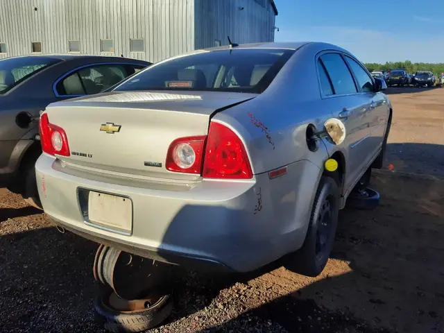 CHEVROLET Malibu 2011 — Arrière