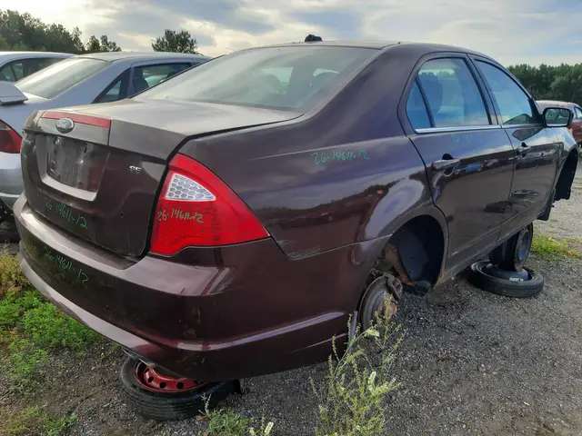 FORD Fusion 2012 — Right side