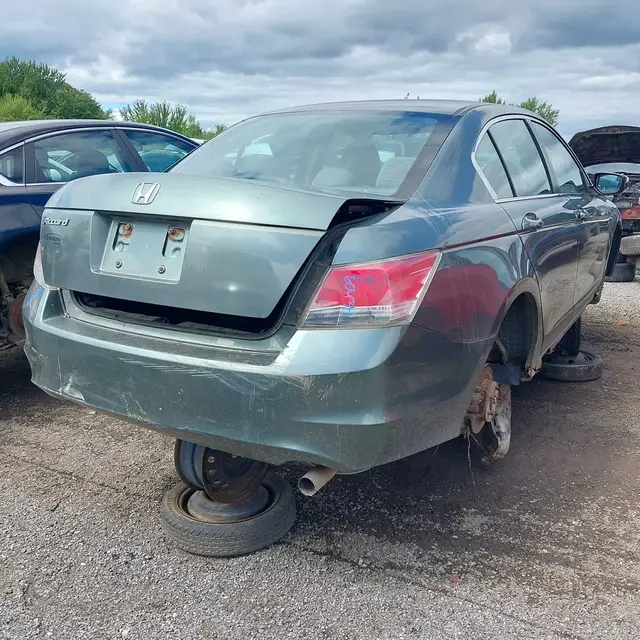 HONDA Accord 2008 — Arrière