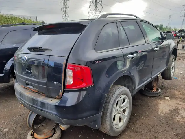 FORD Edge 2011 — Rear
