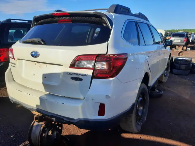 SUBARU Outback 2017 — Côté droit