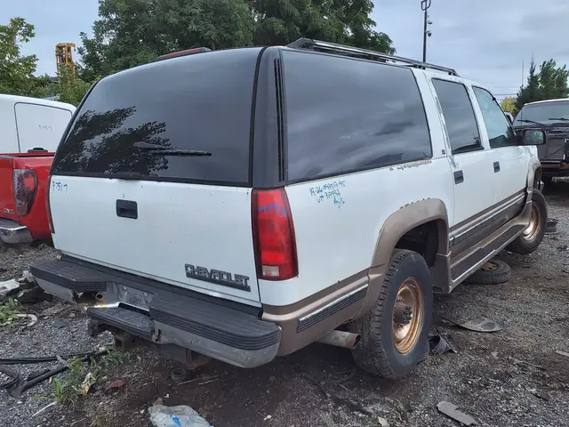 CHEVROLET Suburban 1995 — Right side