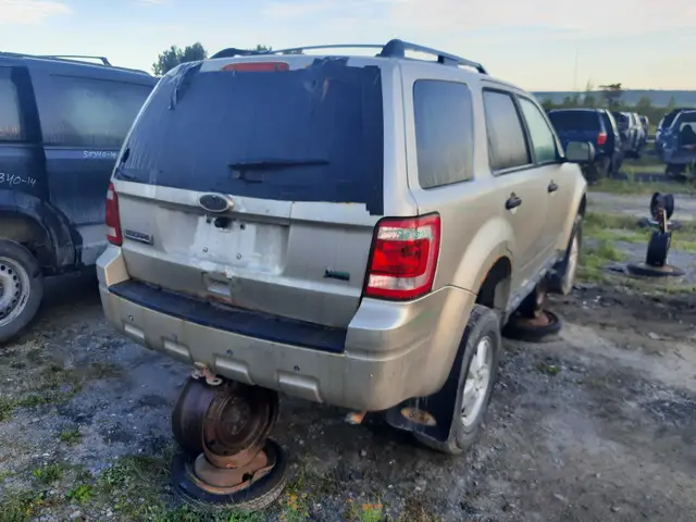 FORD Escape 2010 — Côté droit