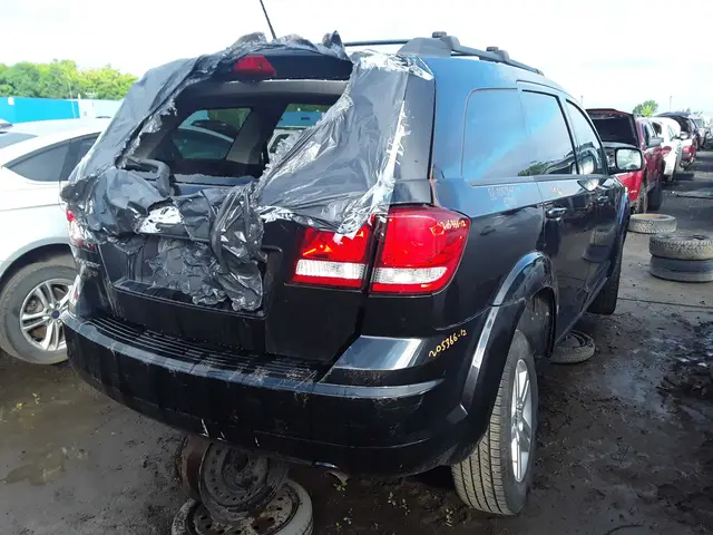 DODGE Journey 2012 — Arrière
