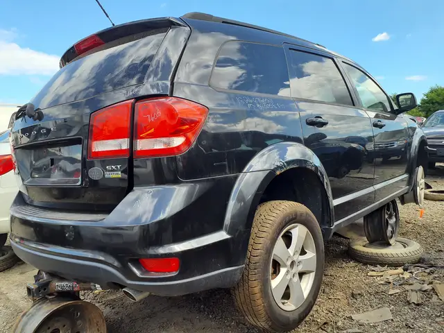 DODGE Journey 2011 — Right side