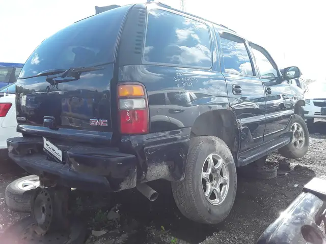 GMC Yukon 2003 — Arrière