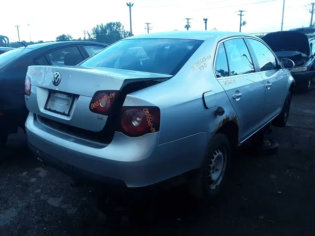 VOLKSWAGEN Jetta 2009 — Arrière