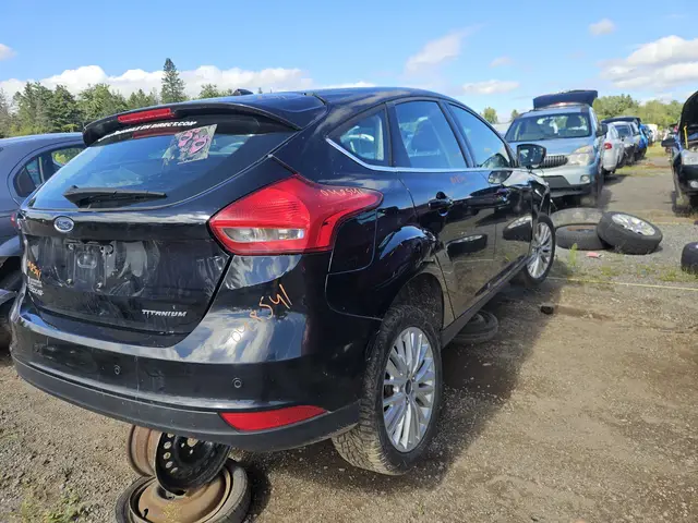 FORD Focus 2018 — Côté droit