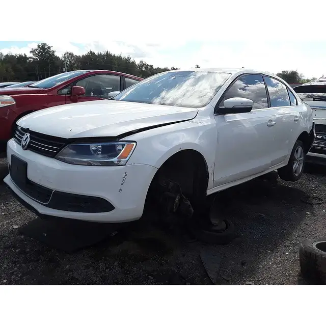 VOLKSWAGEN Jetta 2012 — Left side
