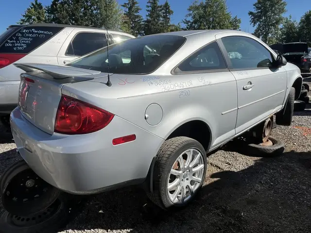 PONTIAC G5 2008 — Arrière