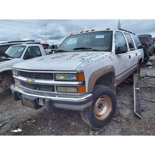 CHEVROLET Suburban 1995 — Left side