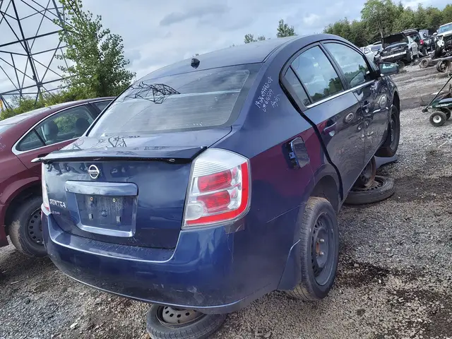 NISSAN Sentra 2008 — Arrière
