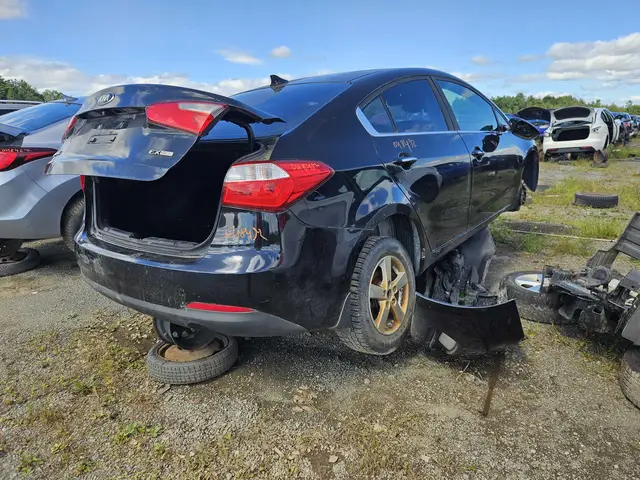 KIA Forte 2014 — Arrière