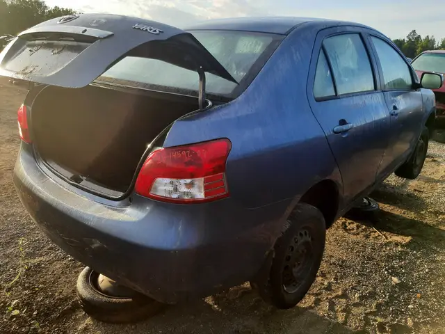 TOYOTA Yaris 2008 — Côté droit