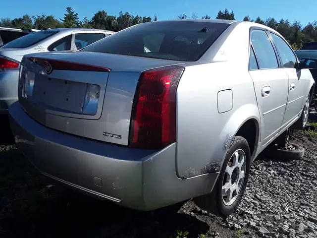 CADILLAC CTS 2004 — Right side