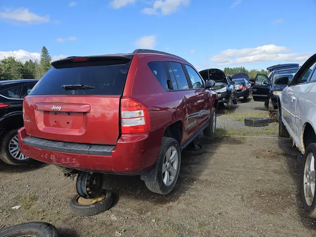 JEEP Compass 2010 — Côté droit