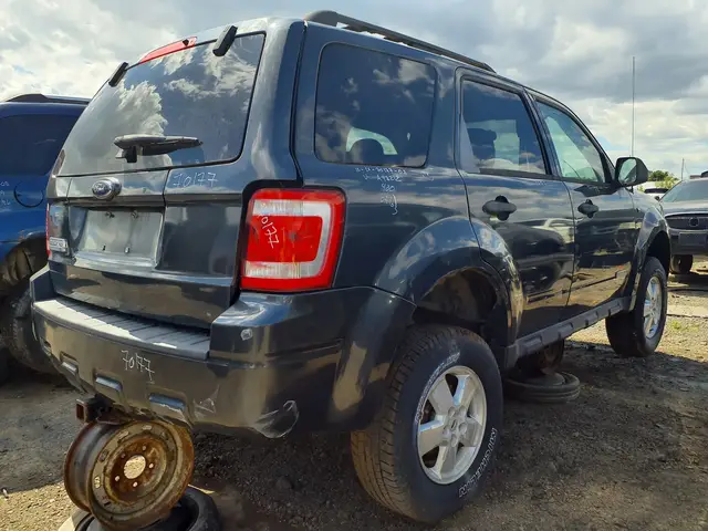 FORD Escape 2008 — Right side