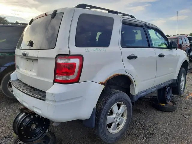 FORD Escape 2009 — Right side
