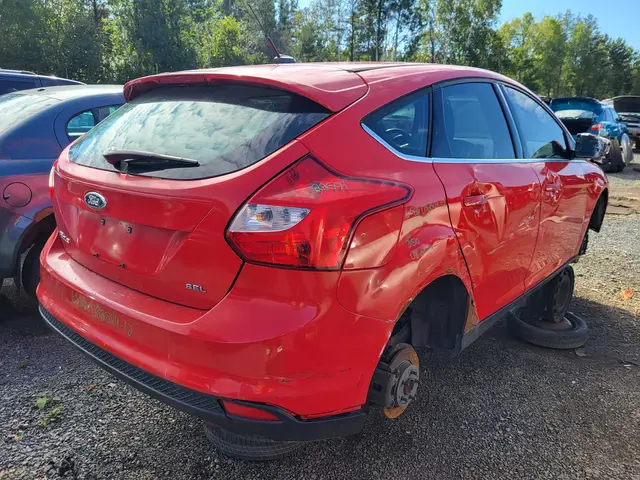 FORD Focus 2012 — Right side