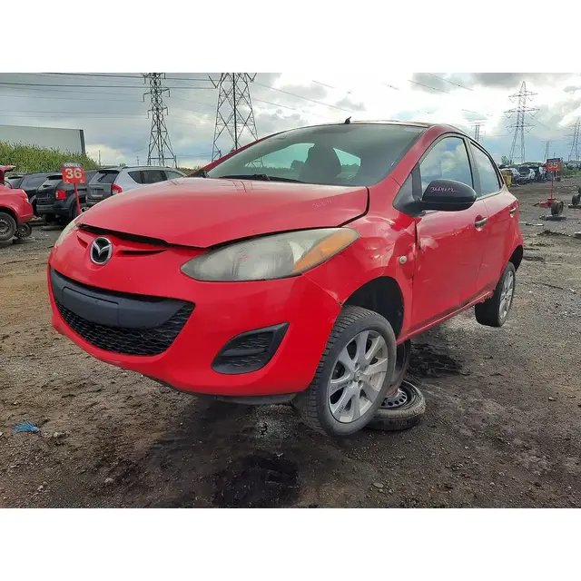 MAZDA Mazda2 2012 — Intérieur