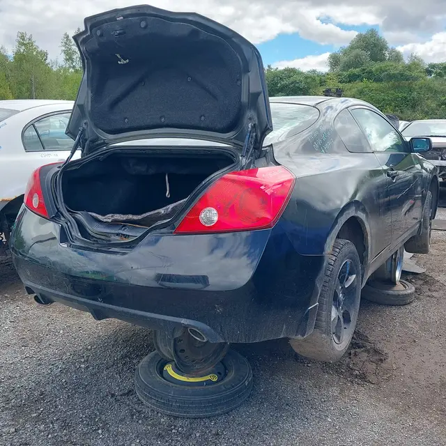 NISSAN Altima 2008 — Right side