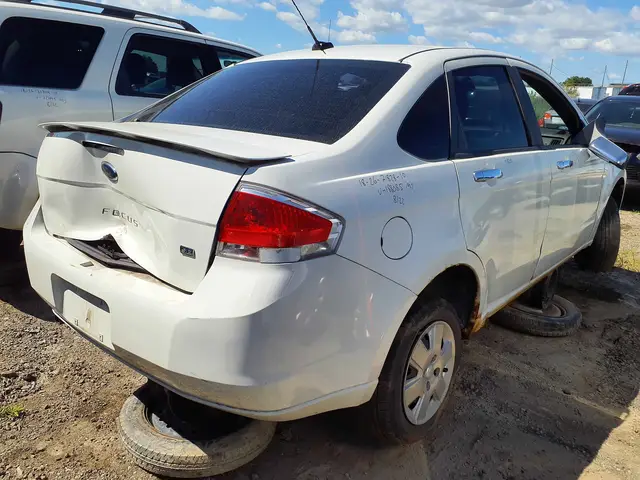 FORD Focus 2010 — Arrière