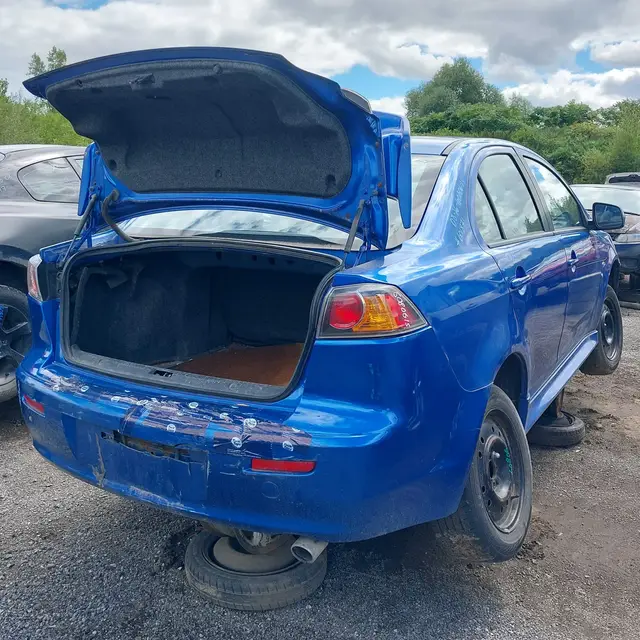 MITSUBISHI Lancer 2015 — Côté droit